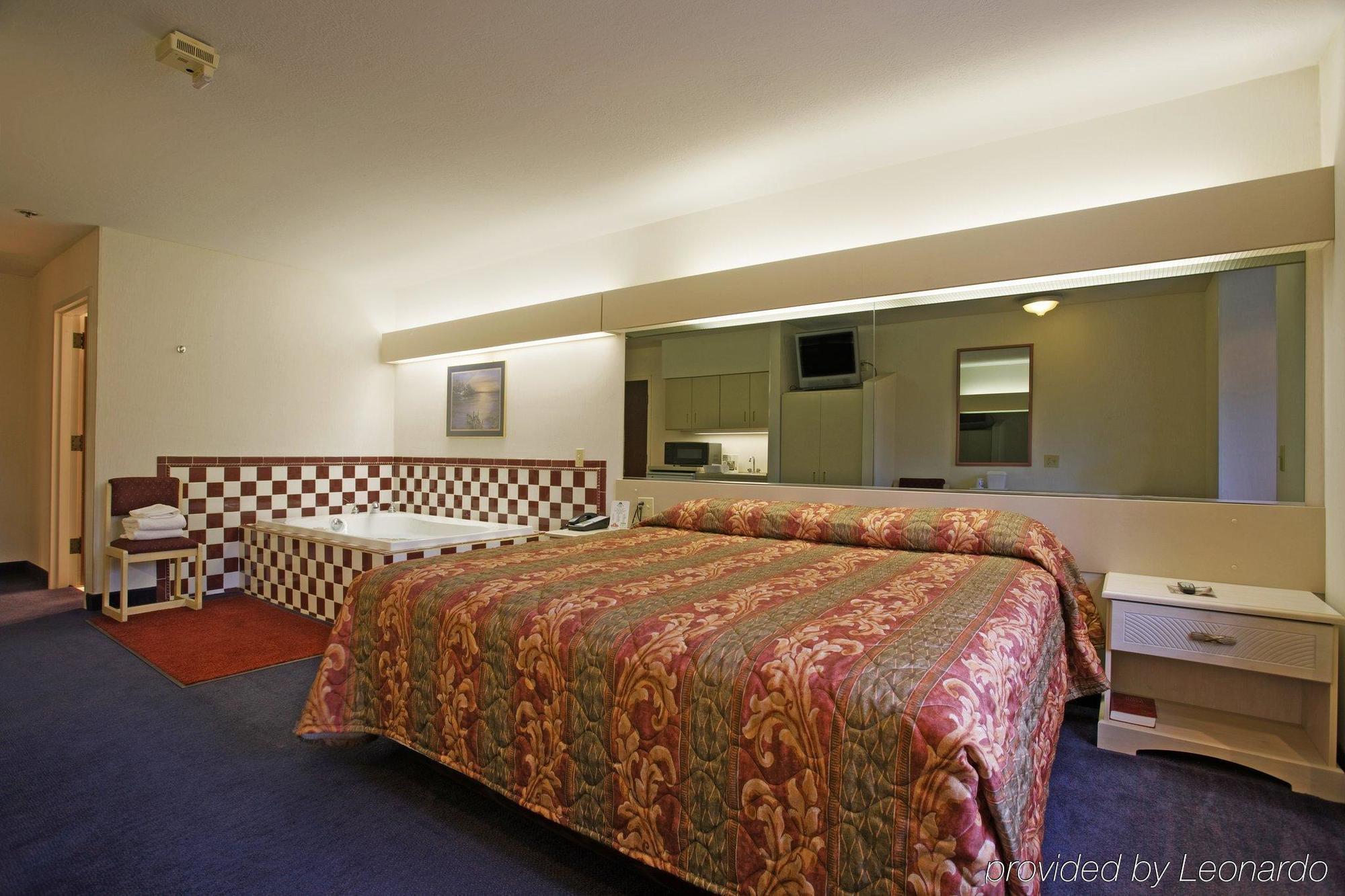 Quality Inn & Suites North Lima - Boardman Værelse billede